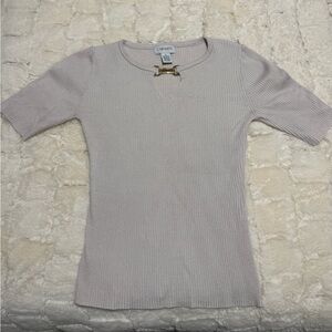 Carmen Light Gray Ribbed Short Sleeve Top with Gold Accent